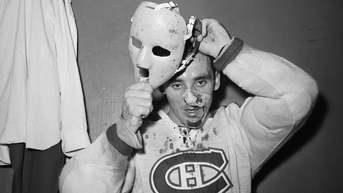 Největší hokejový podivín. V kabině pletl ponožky a jeho maska změnila NHL